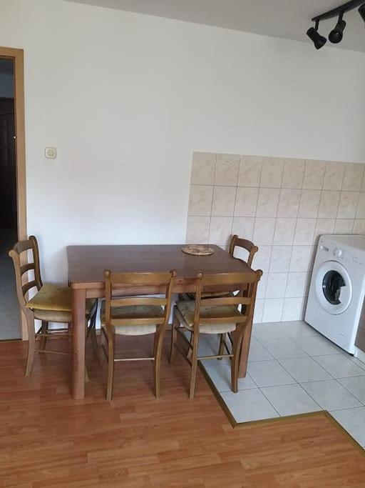 Nice Apartment On Quite Location Near City Center Сплит Екстериор снимка