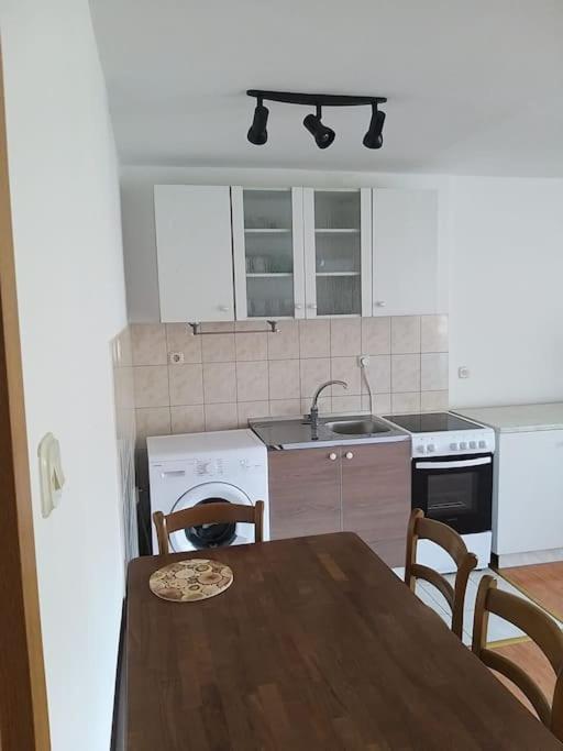 Nice Apartment On Quite Location Near City Center Сплит Екстериор снимка